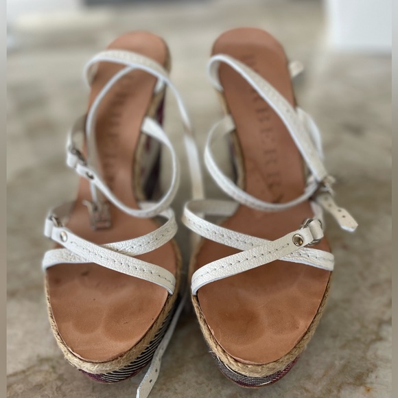 Burberry white leather platform sandals . Size 9 - Picture 2 of 7